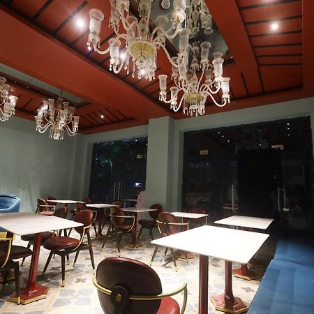 The Saga Hotel Ню Делхи Екстериор снимка