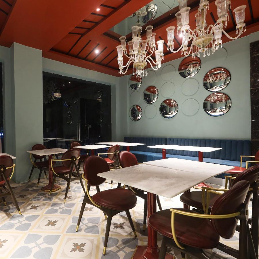 The Saga Hotel Ню Делхи Екстериор снимка