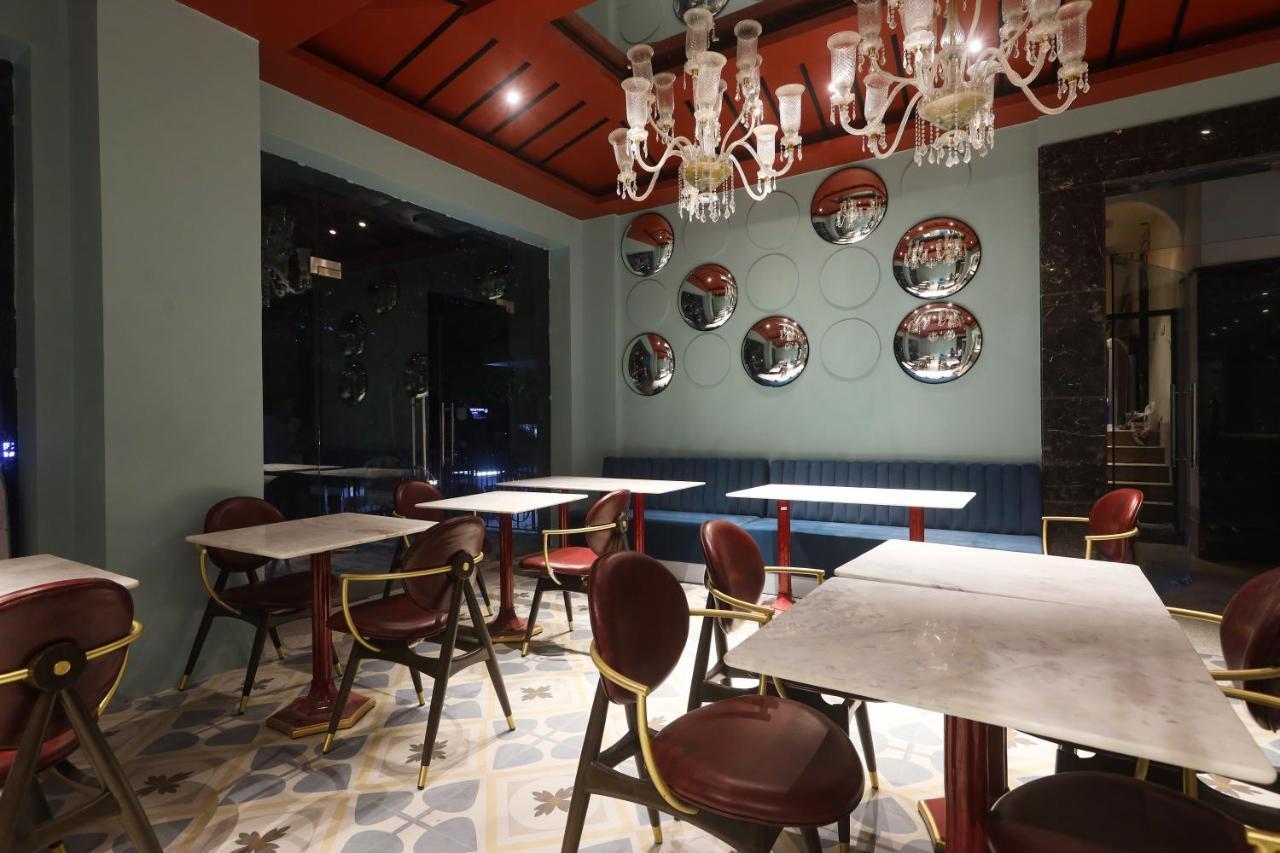 The Saga Hotel Ню Делхи Екстериор снимка