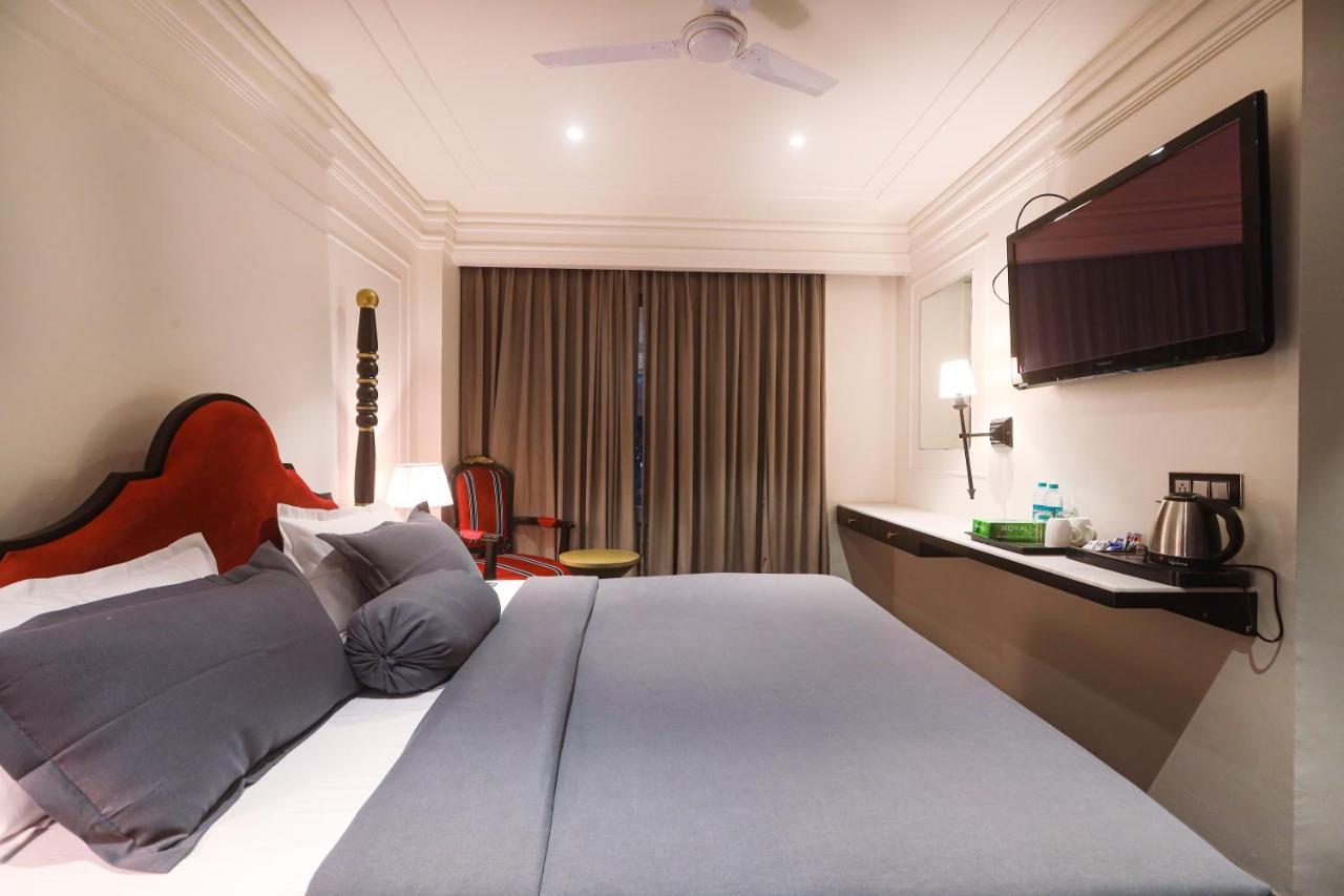 The Saga Hotel Ню Делхи Екстериор снимка