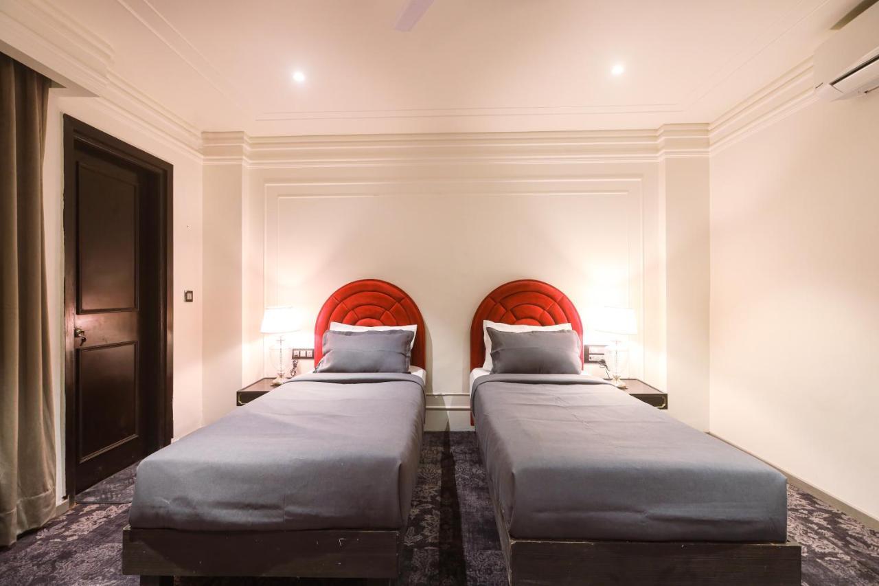 The Saga Hotel Ню Делхи Екстериор снимка